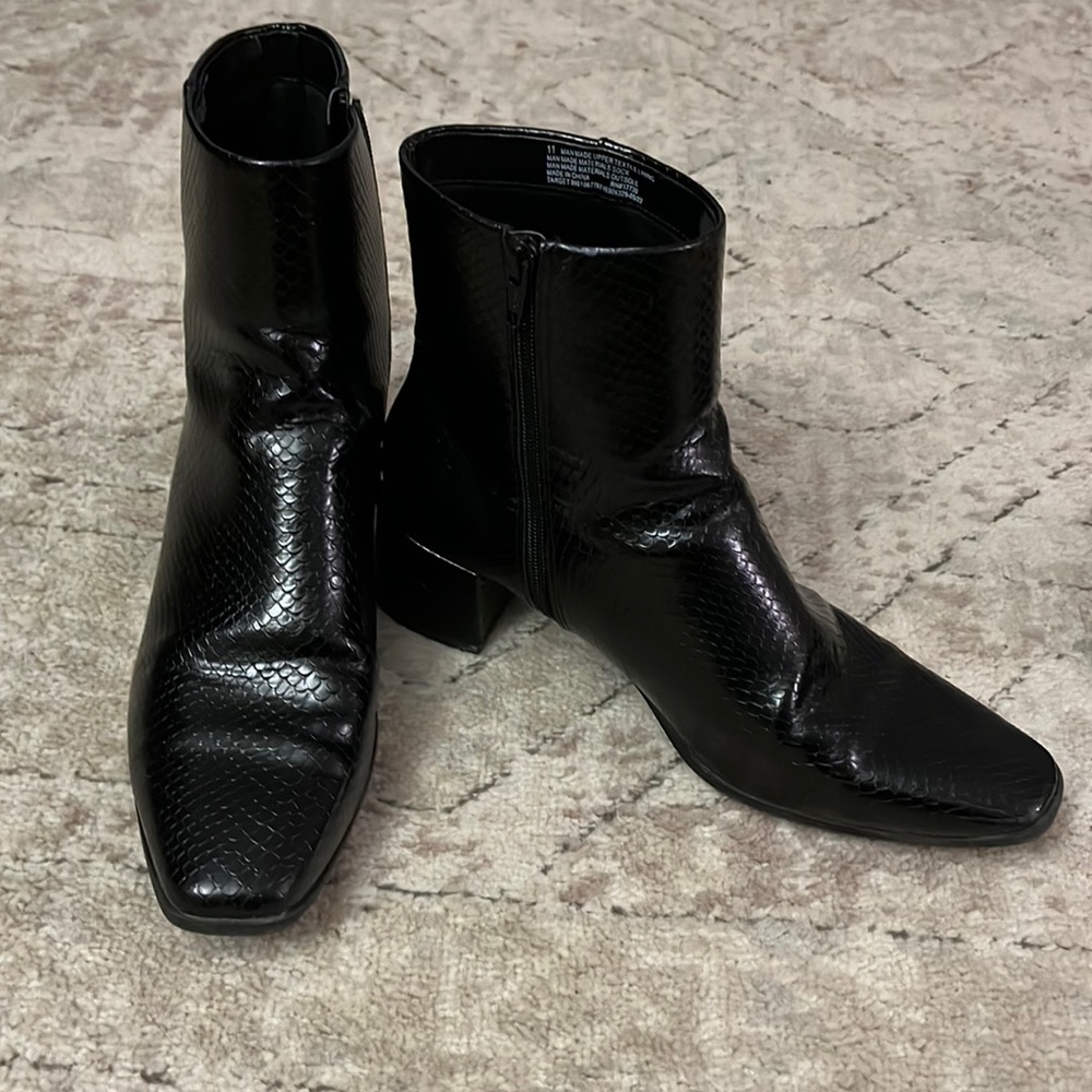 Black heeled booties